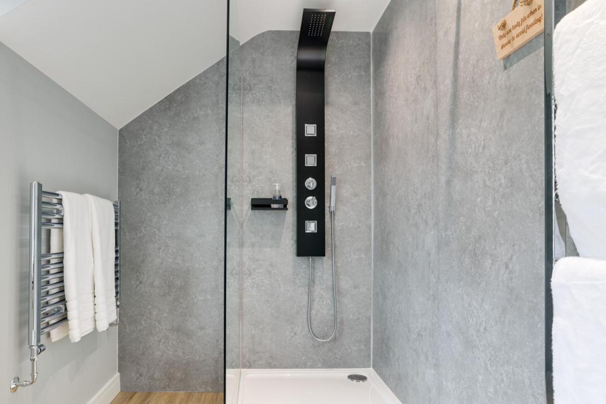Beam End Snainton - Modern 2-Bedroom Stone Cottage 外观 照片